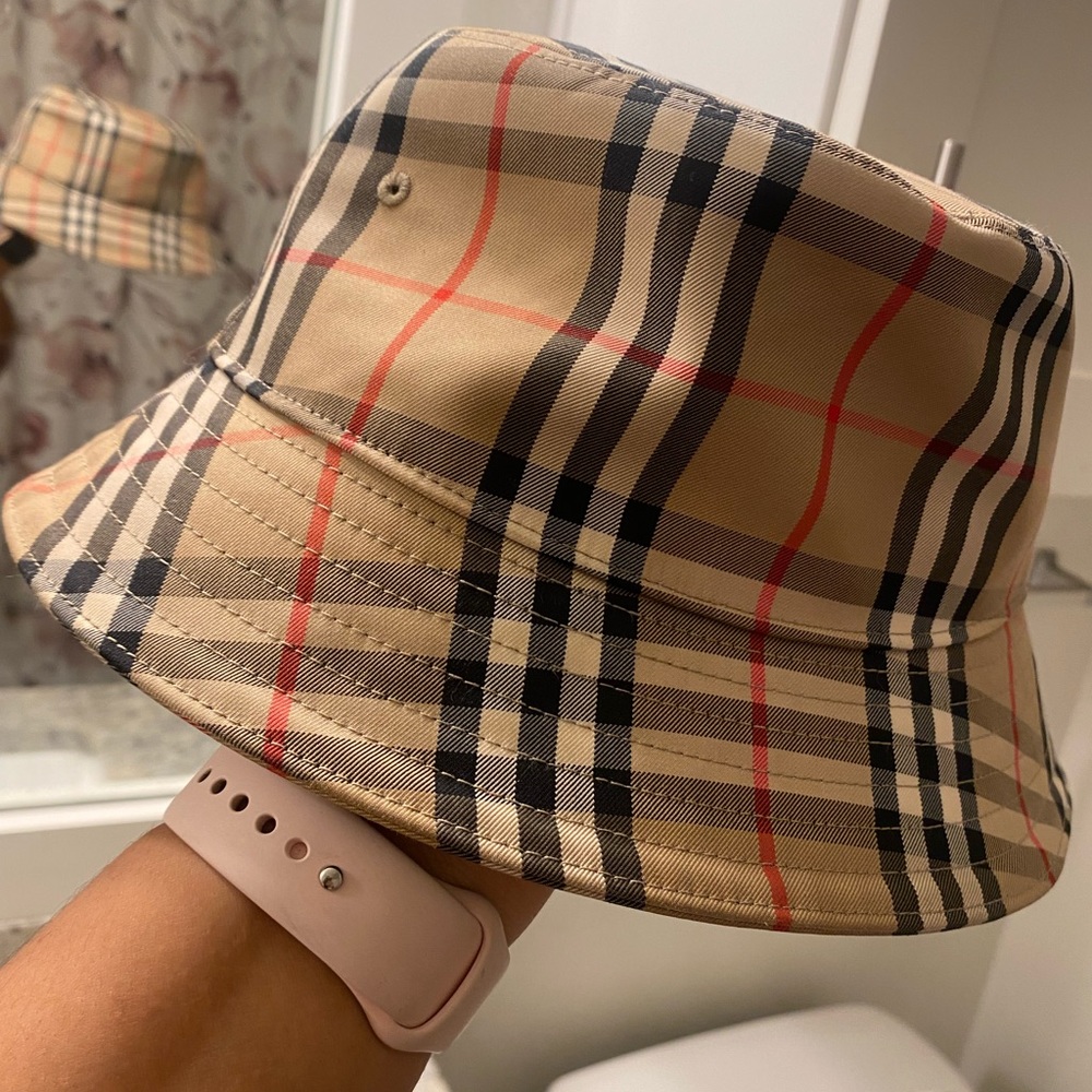 SOLD  Burberry bucket hat